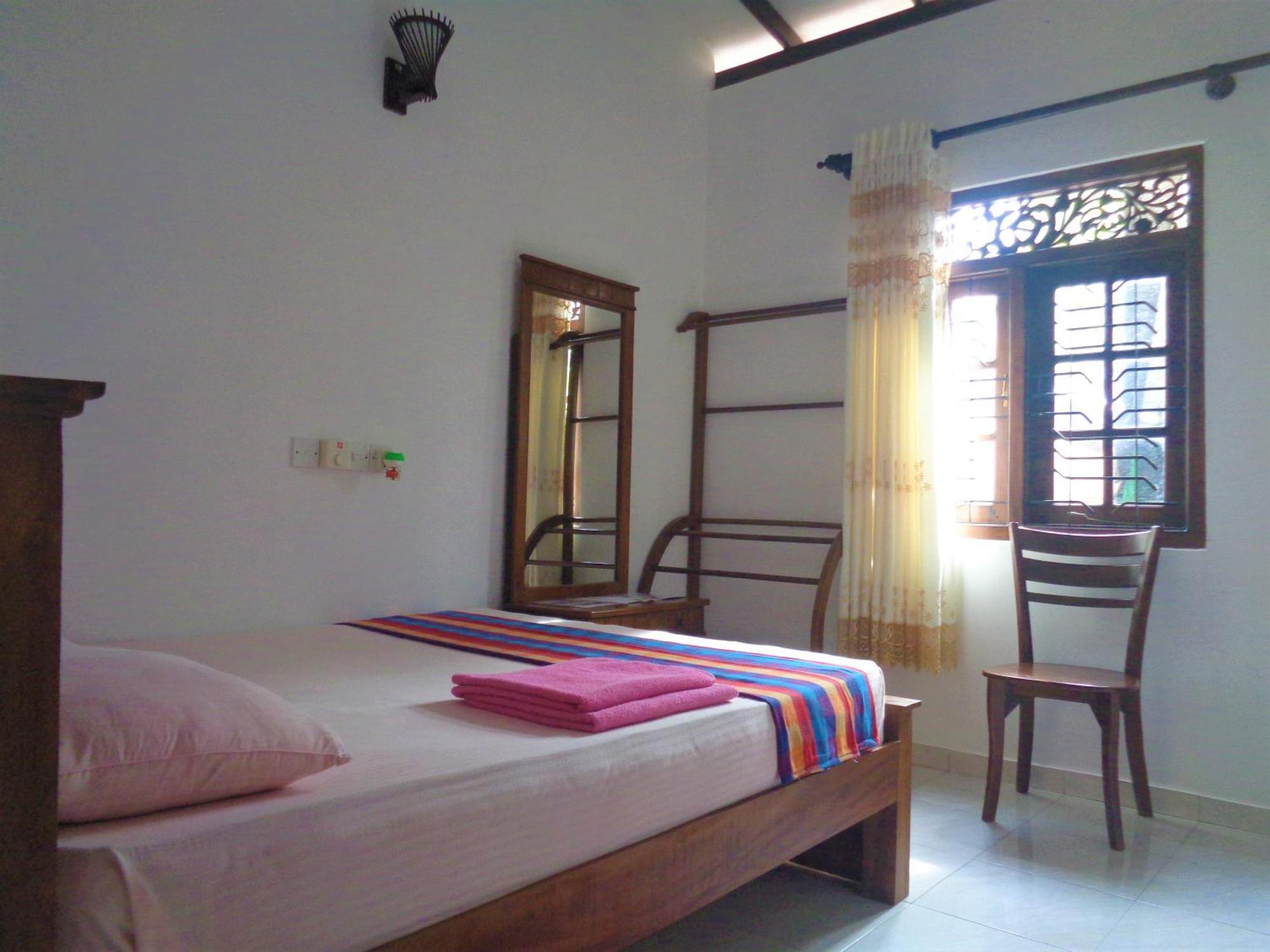 De Fancy House Hotel Unawatuna Exterior photo